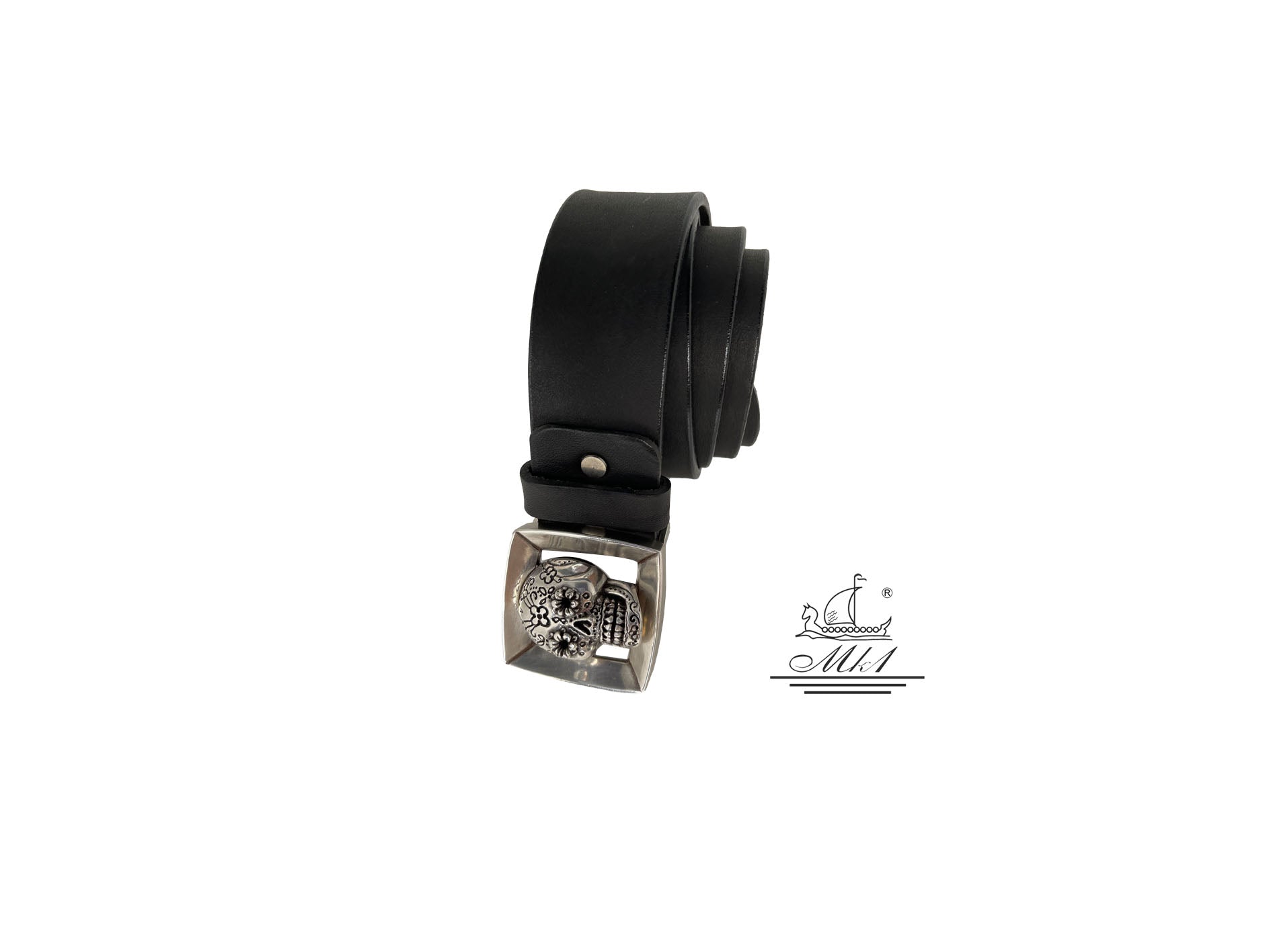Handmade casual leather belt in black colour.100871/40B