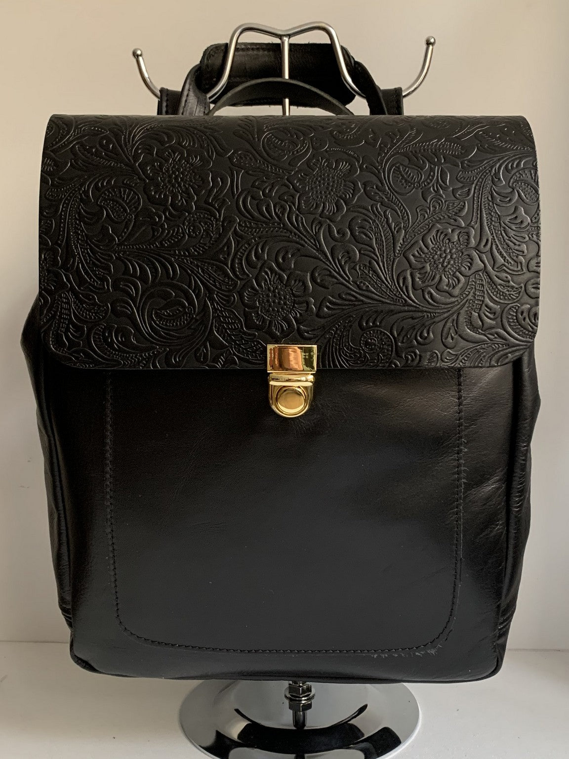 Iro - soft black leather backpack with flower design WT/283GM