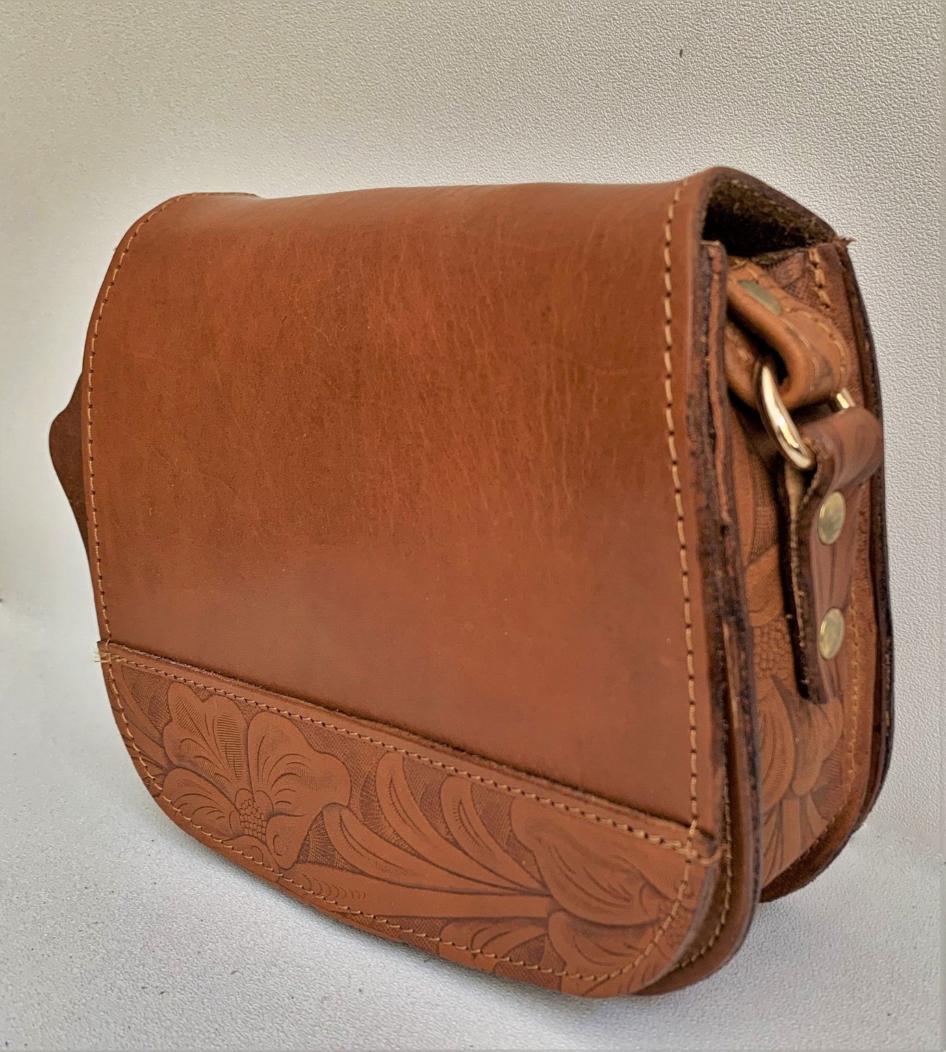"Fedra" - small crossbody bag handcrafted from natural light brown leather with snake details WT/60T
