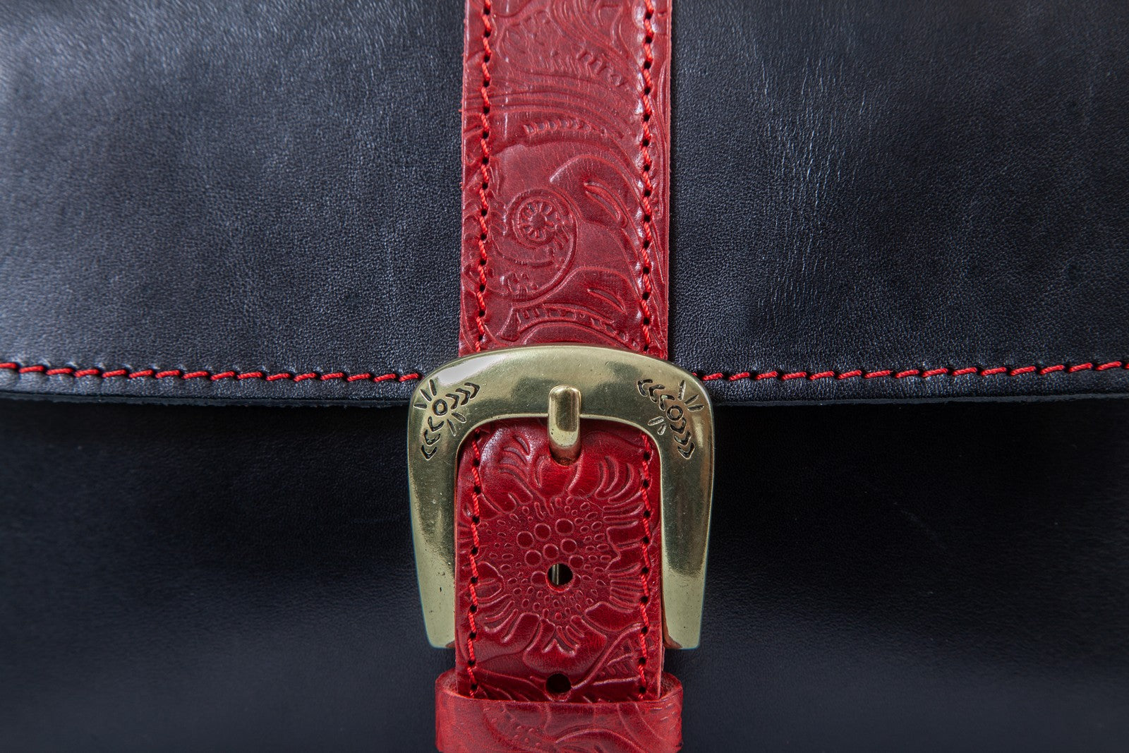 Kalypso" - small crossbody bag handcrafted from natural black leather with red flower details WT/325F2FMKK