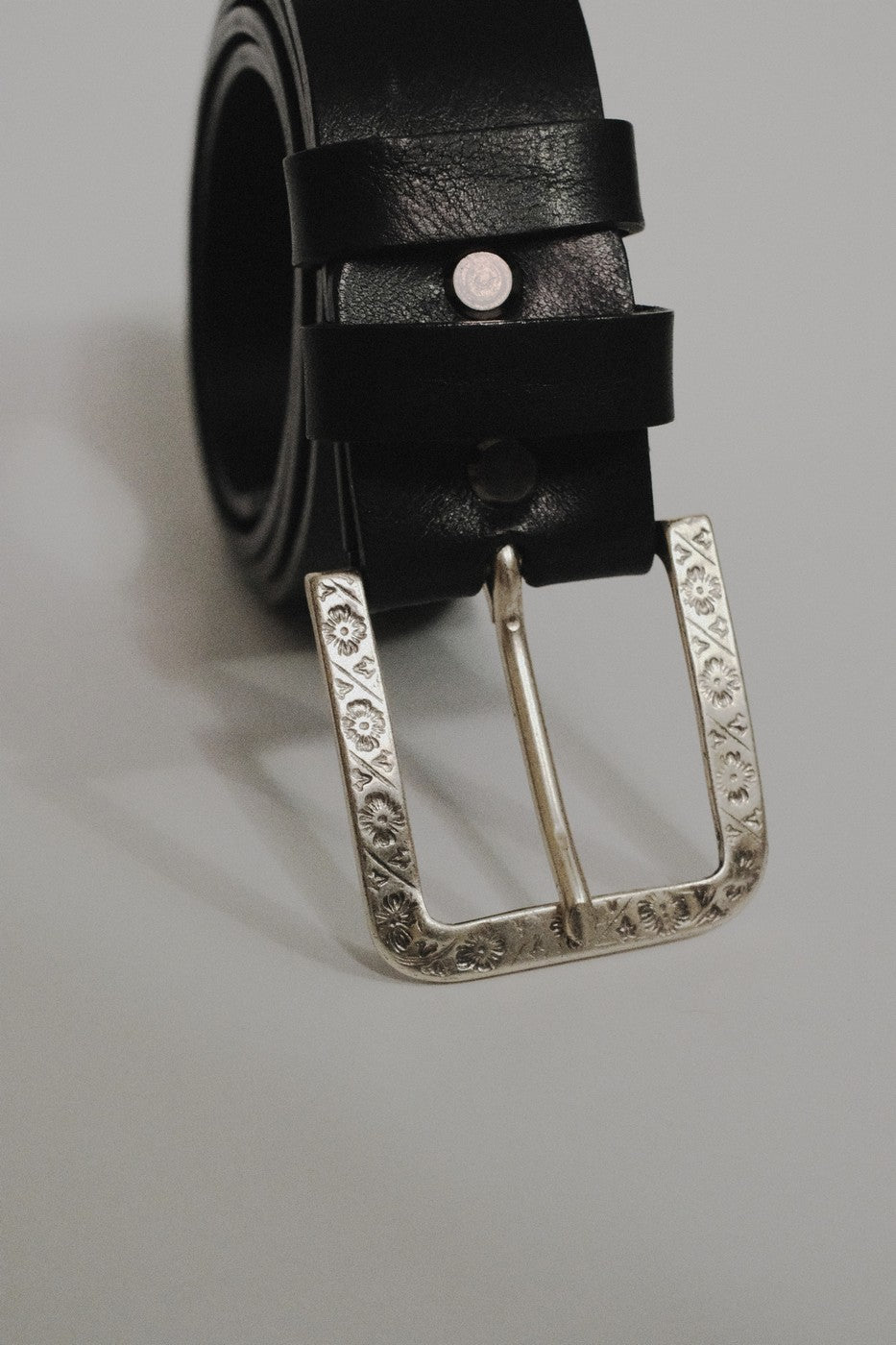 Dark brown flower nickel