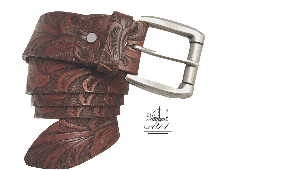 22/40k-ll Hand made  leather belt, 4 cm width, and  roll buckle.