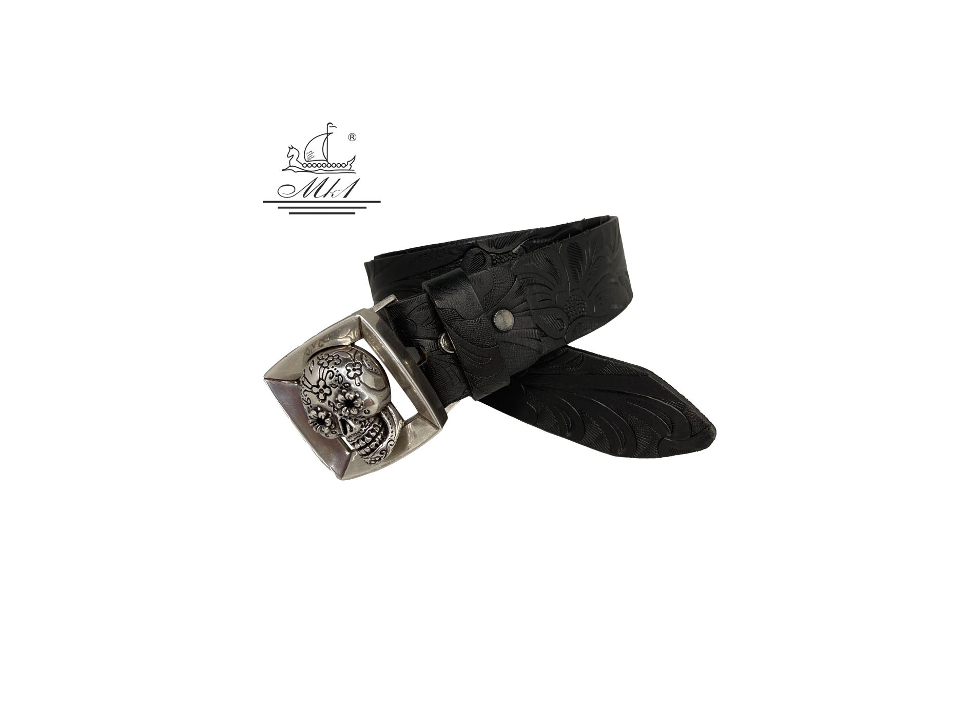 Handmade casual leather belt in black colour with flower design.100871/40B/LD