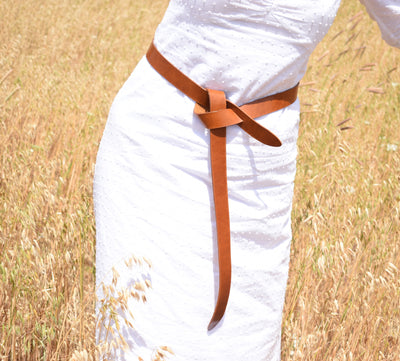 Sophia, woman's 3cm wide belt, handcrafted from light brown leather. ZM/1T