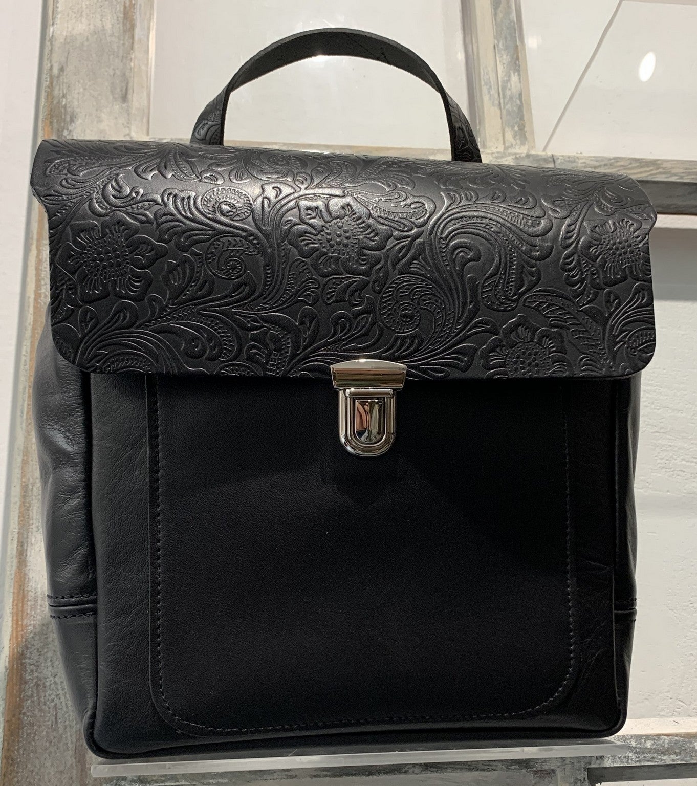 Elektra - soft black leather backpack with croco design WT/283M