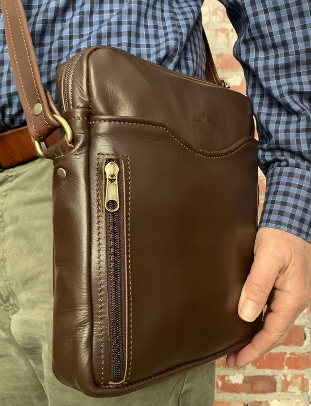 "Iason" - midsize men's crossbody bag handcrafted from soft brown leather WT/AN2K